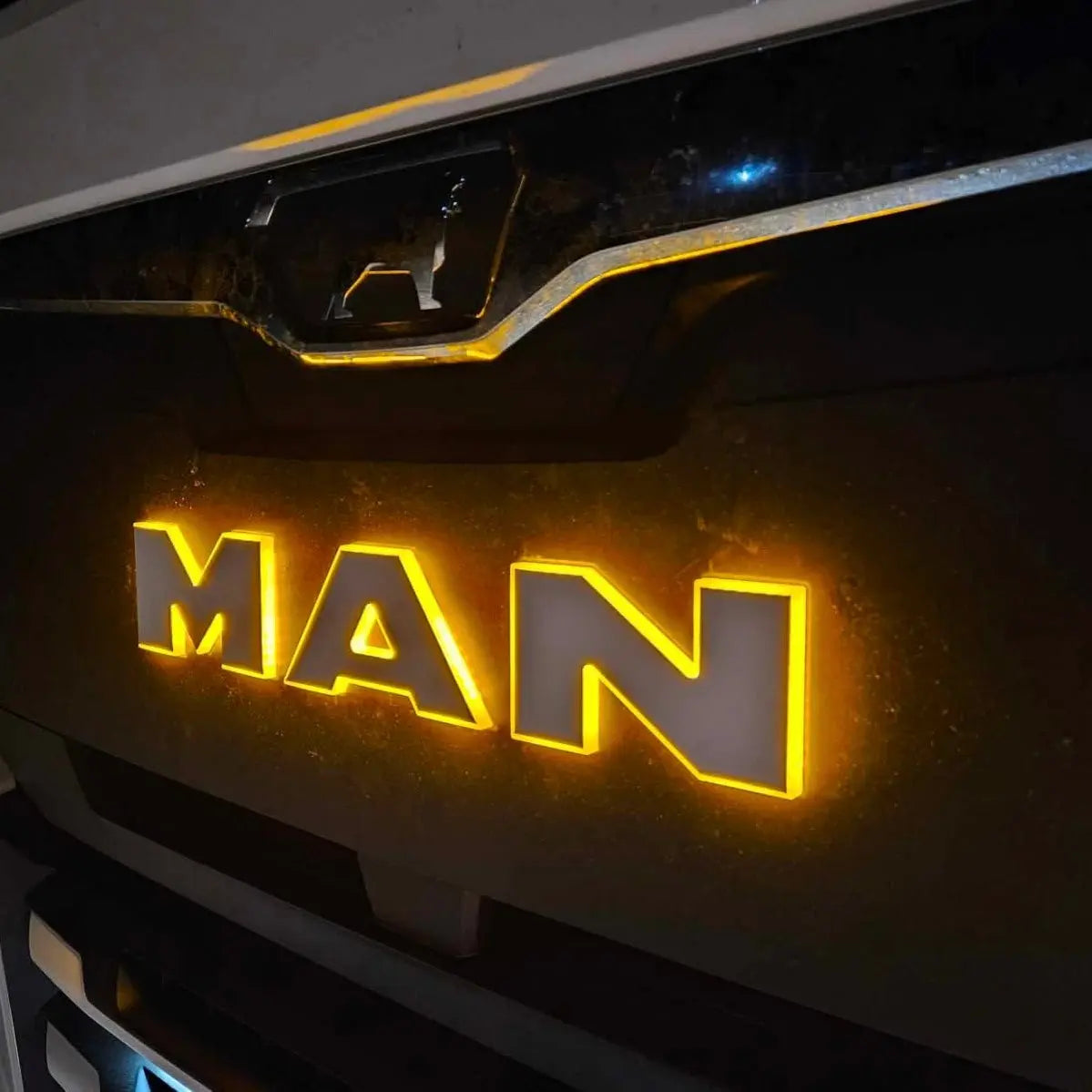 MAN TGX Grille Badge Led Back-Lit MAN