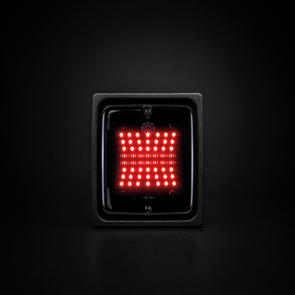 |STRANDS| SQUARE IZE LED (Smoke Lens)