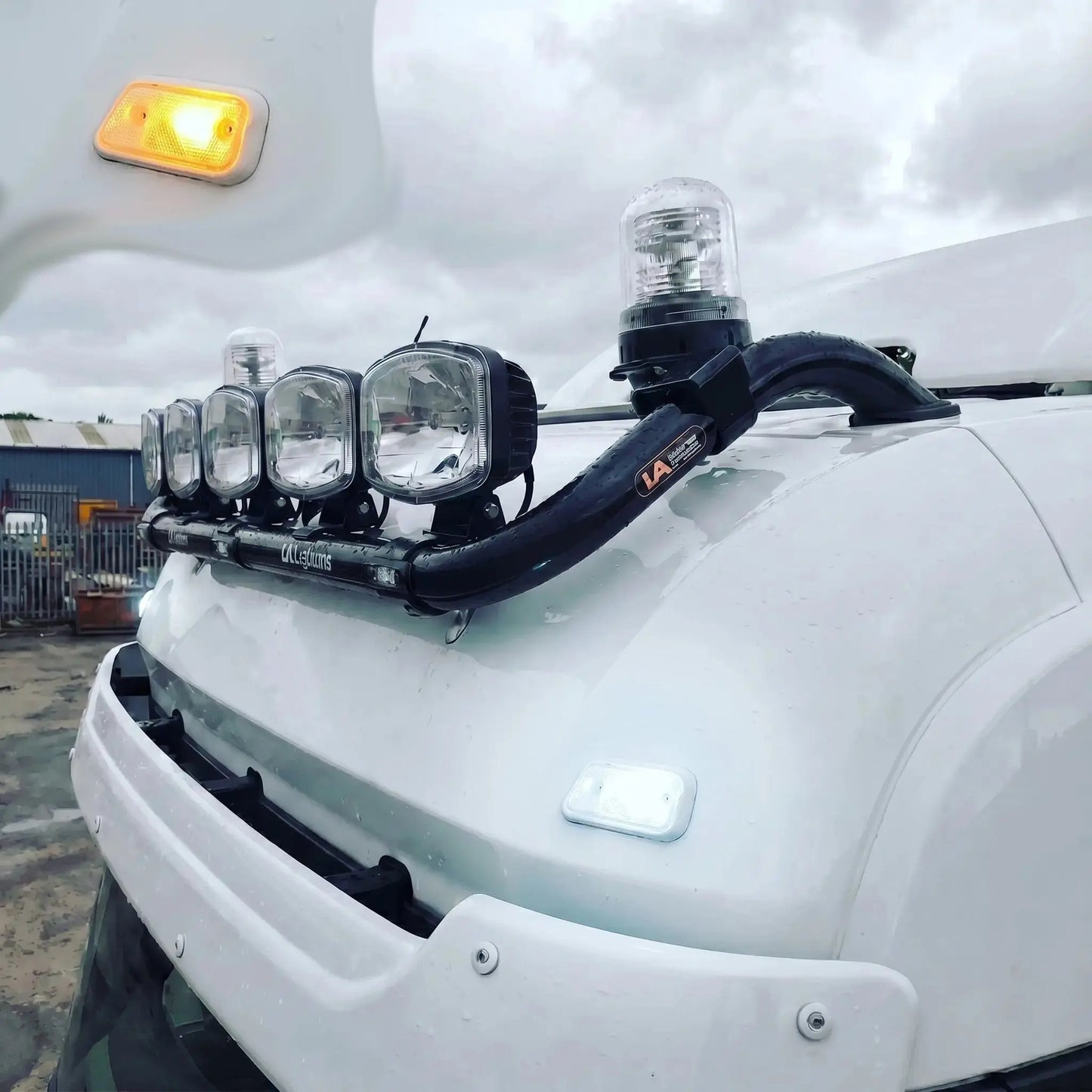 Mercedes Actros MP4 Dual Colour Top Lamp - In Your Truck Ltd