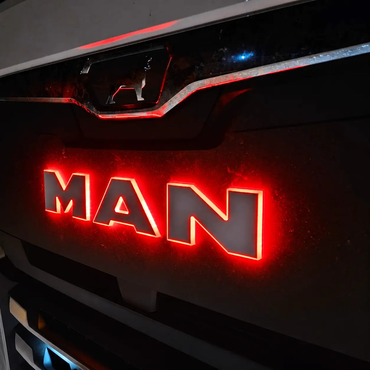 Grille Badge Led Back-Lit MAN TGX MAN