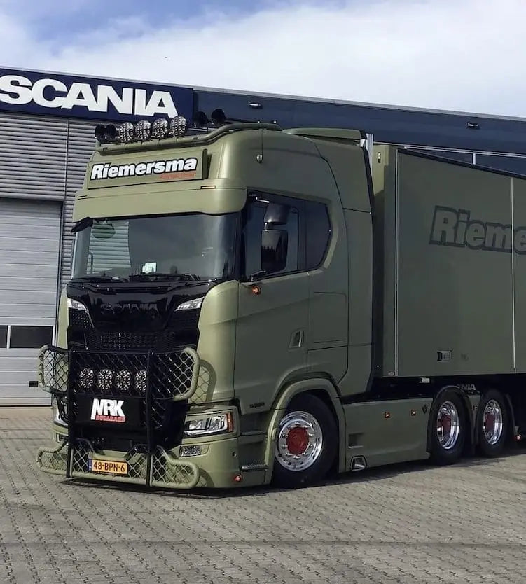 40726dbfa52c082f9cd8e158c94882e3